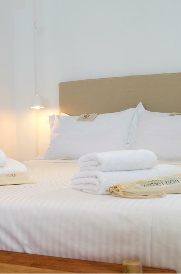 Thea Suites Nea Kallikrateia Buitenkant foto